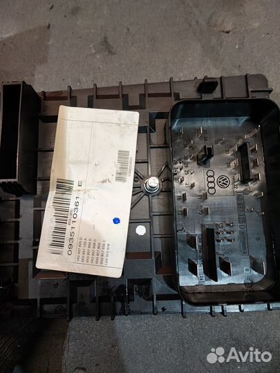 Блок предохранителей Volkswagen Tiguan 5N1 2.0 TDI