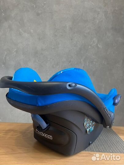 Автокресло 0+ Maxi-Cosi CabrioFix