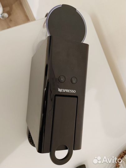 Кофемашина nespresso essenza mini