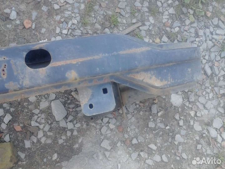 Усилитель переднего бампера мерседес Mercedes Vito