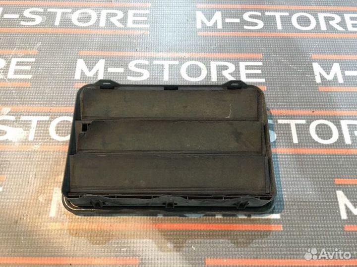 Решетка вентиляционная задняя правая Bmw X5 E53