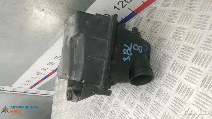 Корпус воздушного фильтра Volkswagen Golf 4 2000