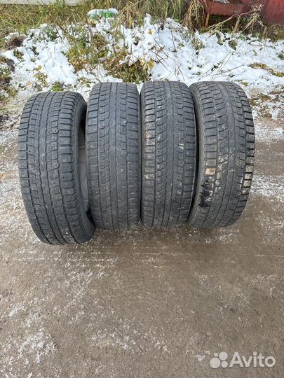 Dunlop SP Winter Ice 07 215/70 R16