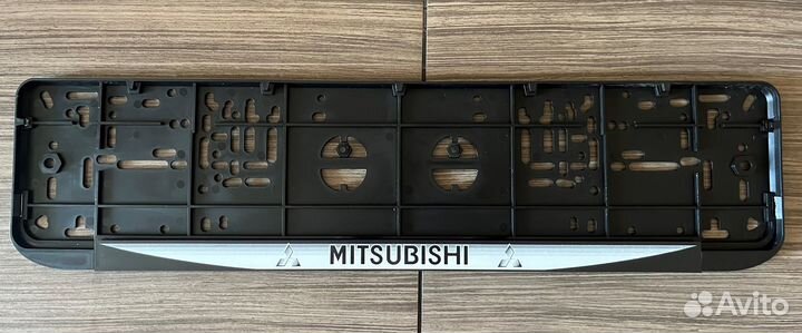 Рамка для номерного знака Mitsubishi (2)