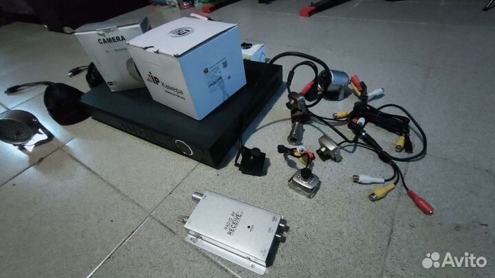Гибридный видеорегистратор и камеры видеонаблюдени