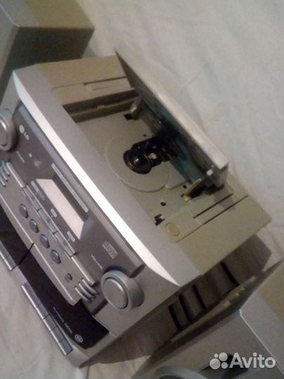 Музыкальный центр LG