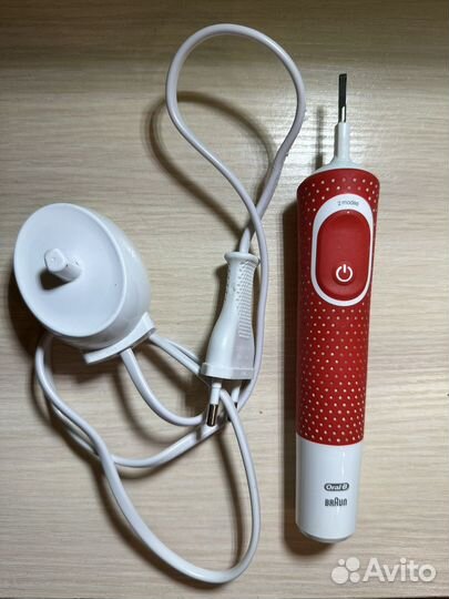 Электрическая зубная щетка детская oral-b