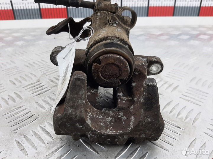 Суппорт задний правый для Volkswagen Passat 5 GP