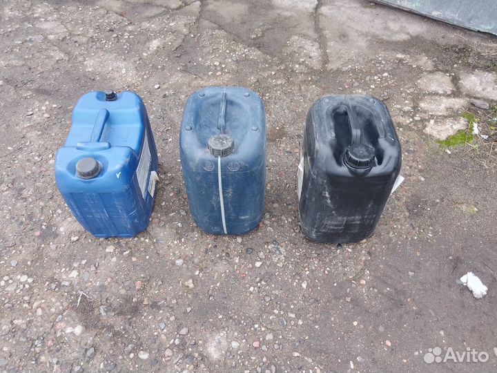 Продаются канистры чистые из под солярки 20 Л