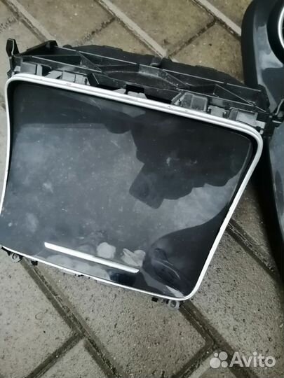 Консоль на мерседес-бенц с класс w205