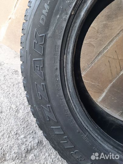 Bridgestone Blizzak DM-V1 225/65 R17