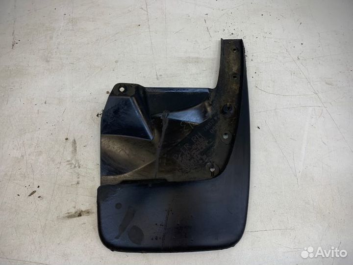 Брызговик задний правый Toyota Land Cruiser Prado