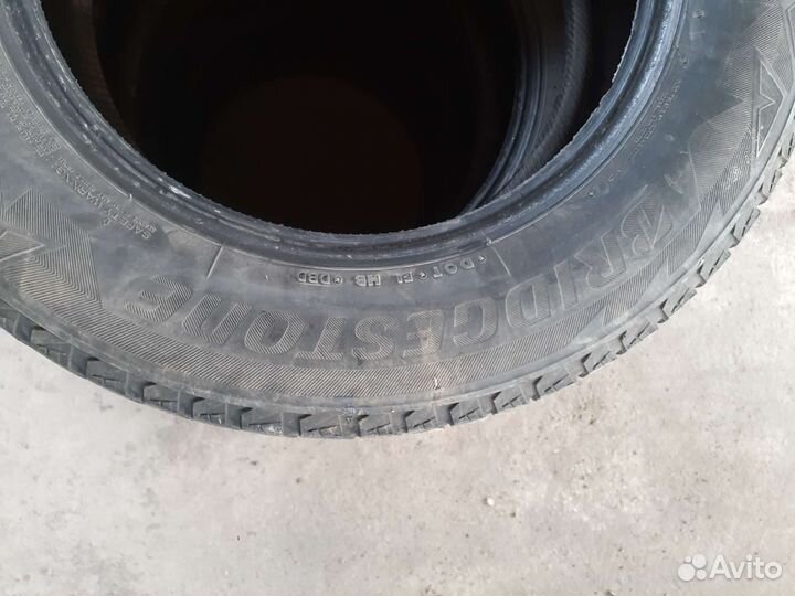 Bridgestone Blizzak DM-V1 215/65 R16