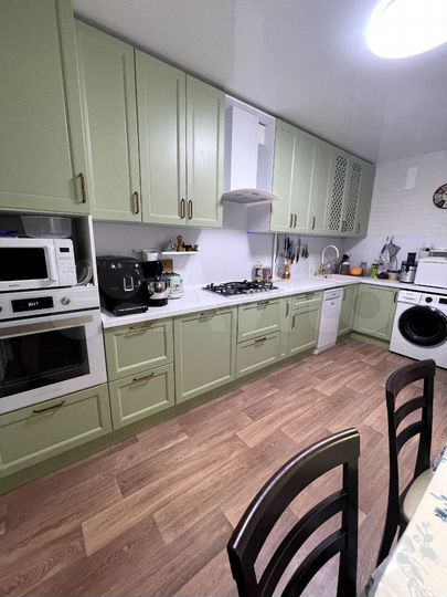 2-к. квартира, 72,2 м², 6/10 эт.