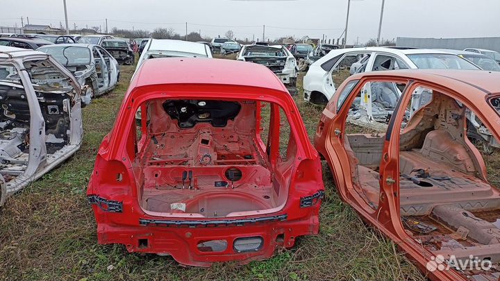 Фольксваген Поло 5 хэтчбек задняя панель задка