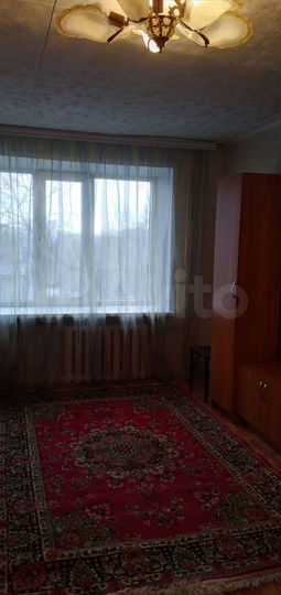 Комната 17 м² в 8-к., 2/5 эт.