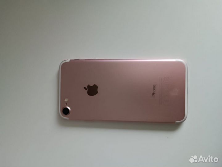 Телефон iPhone 7