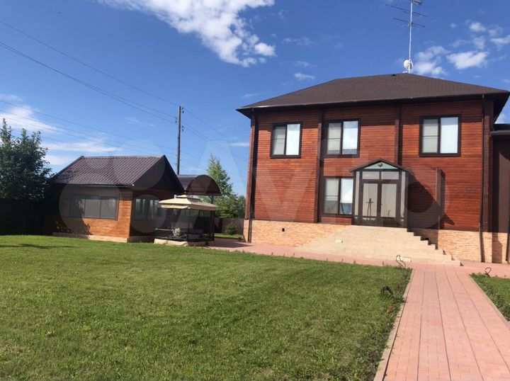 Дом 200 м² на участке 23,8 сот.