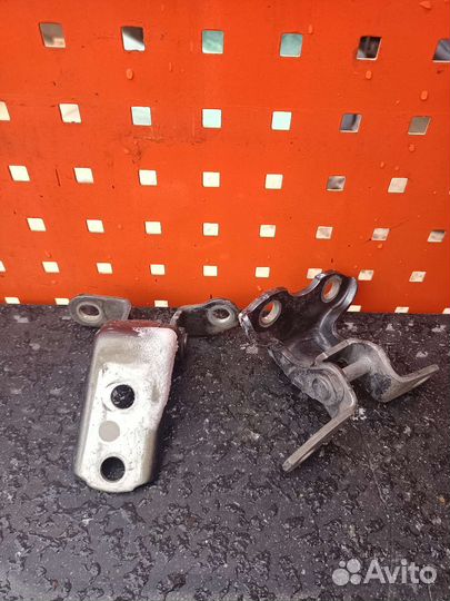 Петли двери задней Toyota Camry 50