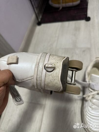 Кроссовки на роликах