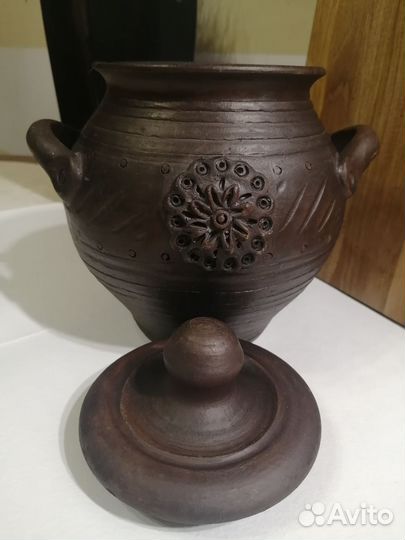 Глиняный горшок
