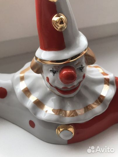 Фарфоровая статуэтка клоун-подсвечник