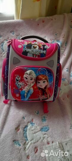 Портфель школьный новый