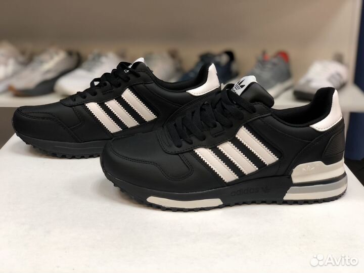 Кроссовки Adidas zx700