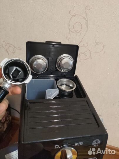 Кофеварка Delonghi ECP31.21 рожковая с капучино