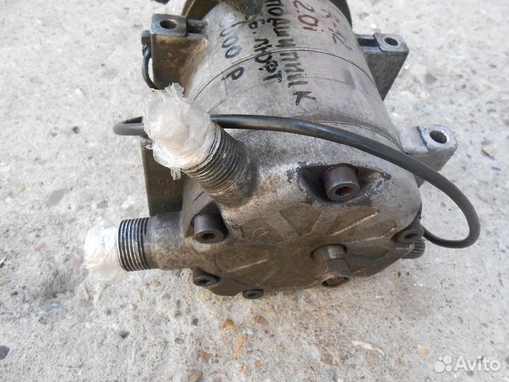 Компрессор кондиционера Ауди 100 С4 4A0260805