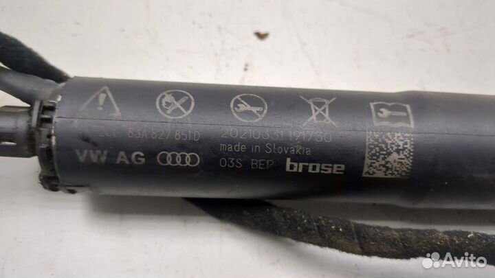 Амортизатор крышки багажника Audi Q3 2018, 2021