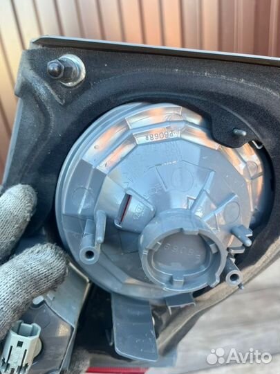 Фонарь крышки багажника задний правый Honda Civic