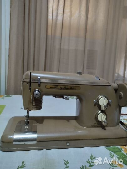 Швейная машинка бу 