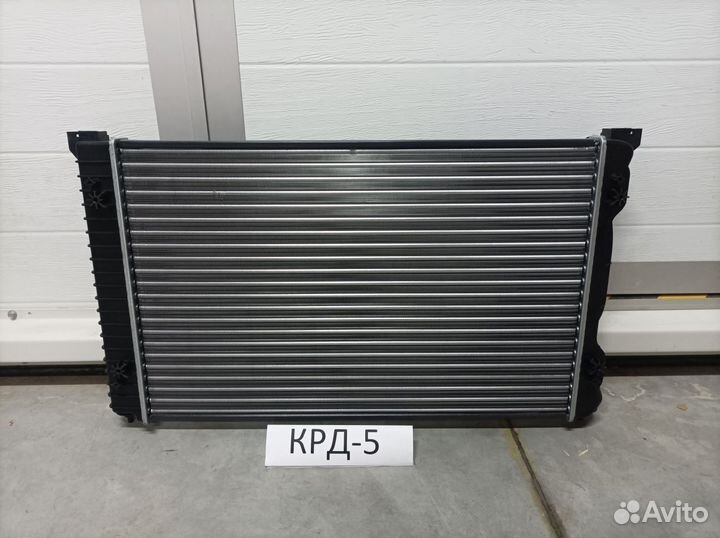 Радиатор двс Audi A4 2 В6 2001-2005