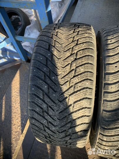 Nokian Tyres Hakkapeliitta 8 235/45 R18 98Y