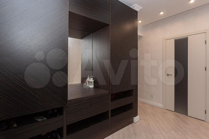 2-к. квартира, 77,9 м², 1/4 эт.