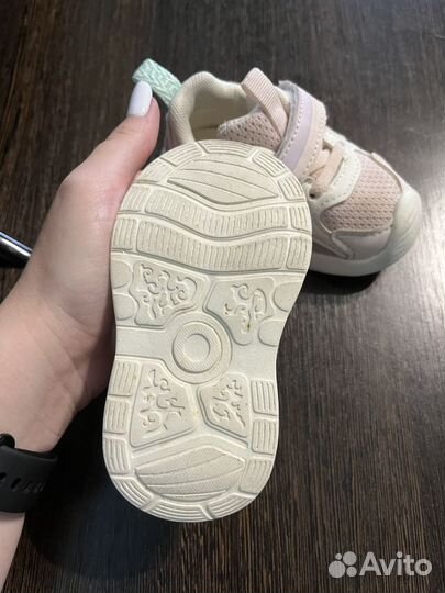 Кроссовки для девочки 19 размер
