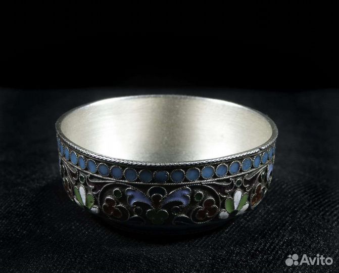 Серебряная солонка с эмалями 84 пр