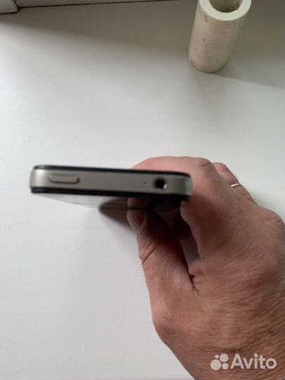 Телефон iPhone 4s