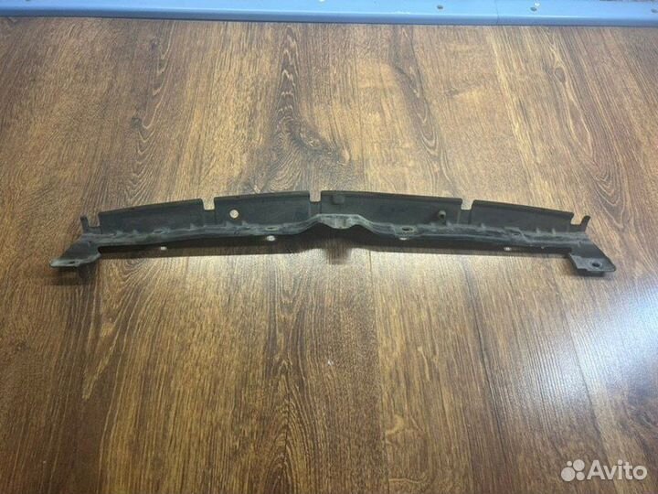 Кронштейн решетки радиатора Honda Civic хэтчбек 5