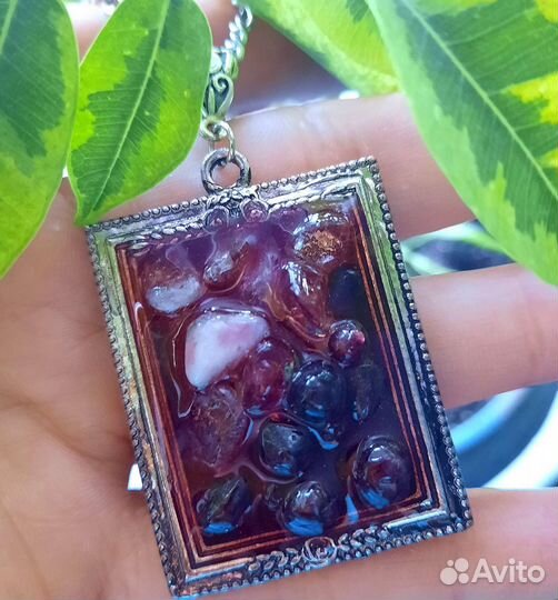 Кулон с натуральными камнями