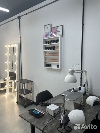 Маникюр, наращивание ногтей