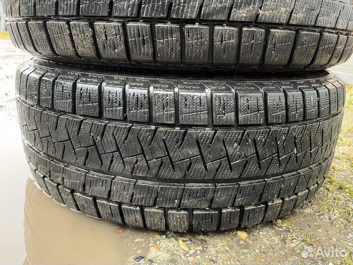 Pirelli Ice Asimmetrico 215/50 R17