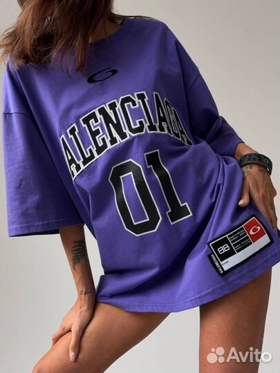 Balenciaga футболка женская оверсайз