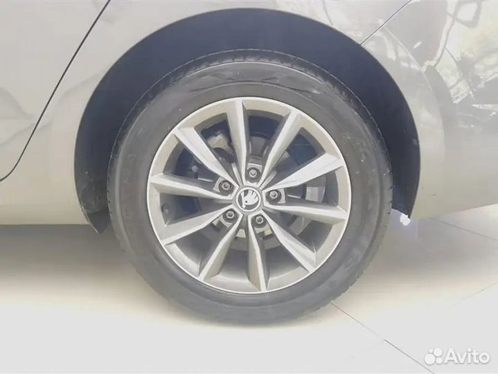 Skoda Octavia 1.5 AT, 2021, 23 000 км