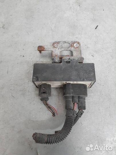 Реле электровентилятора Volkswagen Golf 4 2005