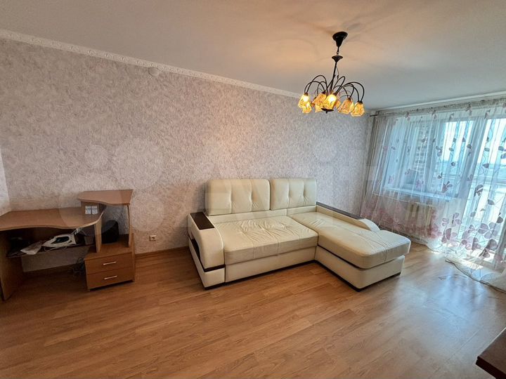 1-к. квартира, 42 м², 8/10 эт.