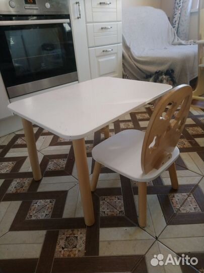 Детский стол и стул