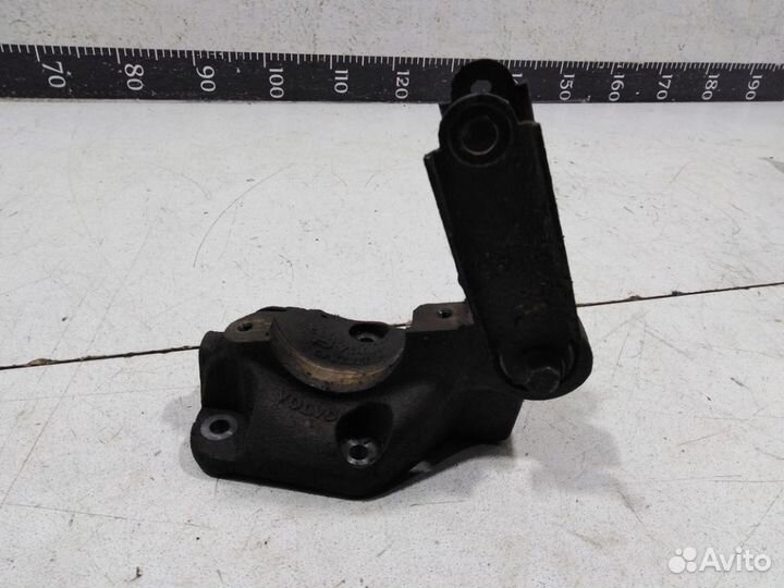 Кронштейн переднего правого привода