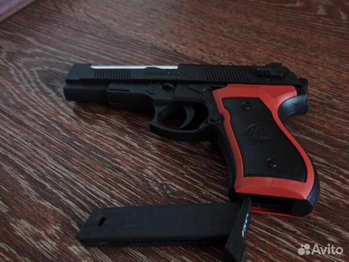 Продаю пистолеты игрушечные